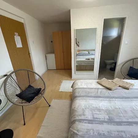 Holiday Lester Guest house